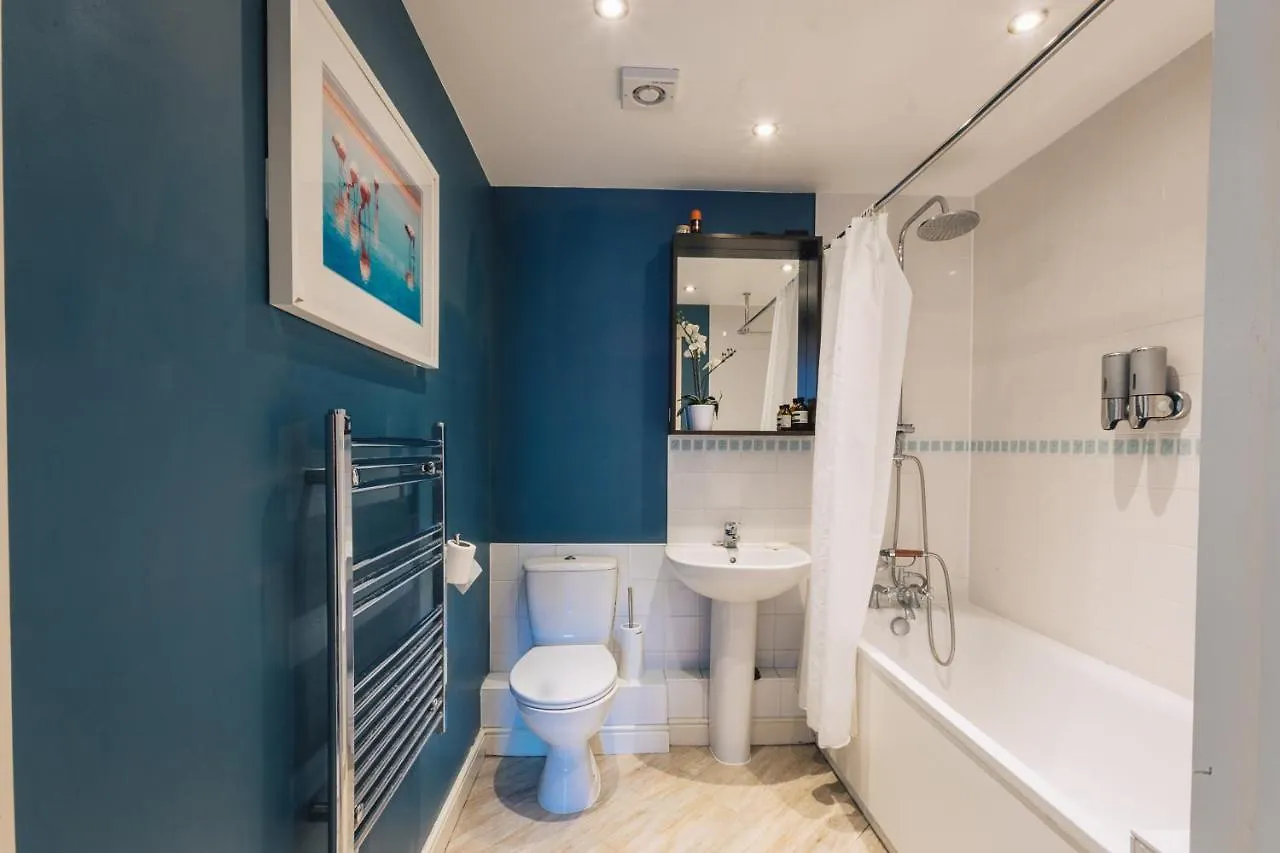 Beautiful Central Family Apartment For 6 London
